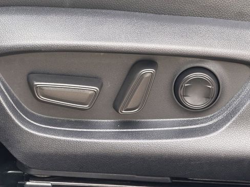 Used 2025 Toyota Camry SE FWD image 28