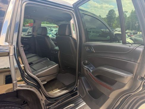 Used 2017 GMC Yukon SLE w/ SLE Value Package RWD image 18