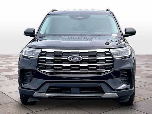 Certified 2025 Ford Explorer Active AWD/4WD image 3