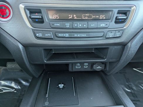 Used 2025 Honda Ridgeline Sport image 16