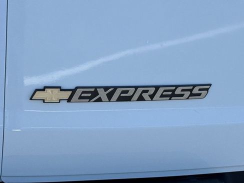 Used 2024 Chevrolet Express 3500 LT w/ LT Preferred Equipment Group RWD image 11