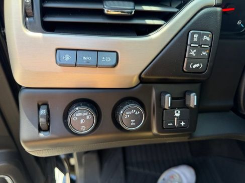 Used 2019 GMC Yukon Denali w/ Denali Ultimate Package AWD/4WD image 19