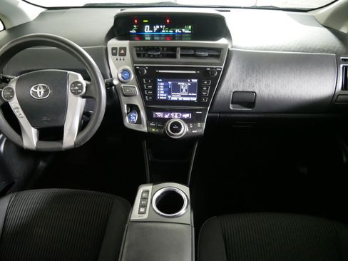 Used 2016 Toyota Prius V Two FWD image 10