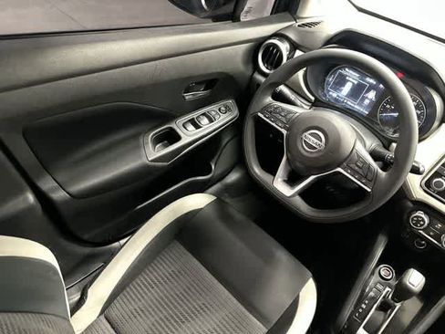 Used 2021 Nissan Versa SV FWD image 12