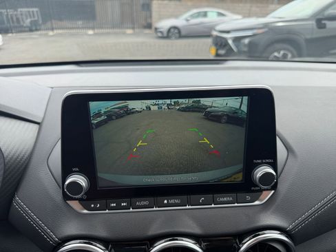 Used 2025 Nissan Sentra SV FWD image 22