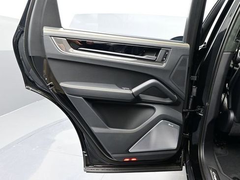 New 2026 Porsche Cayenne Turbo image 15