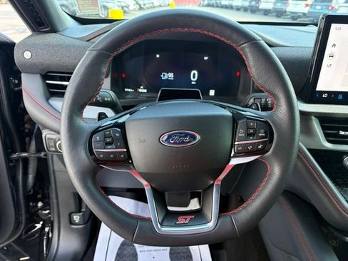 Used 2025 Ford Explorer ST AWD/4WD image 16