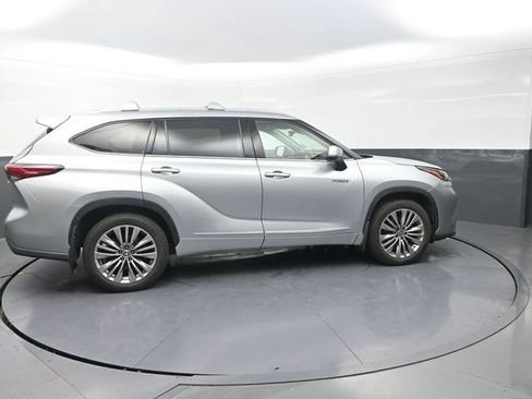 Used 2021 Toyota Highlander Platinum AWD/4WD image 9