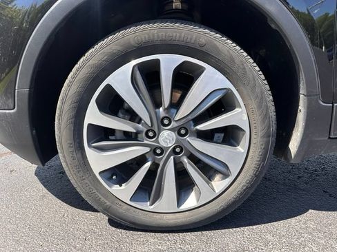 Used 2022 Buick Encore Preferred AWD/4WD image 9