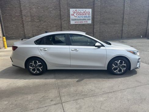 Used 2019 Kia Forte LXS FWD image 2