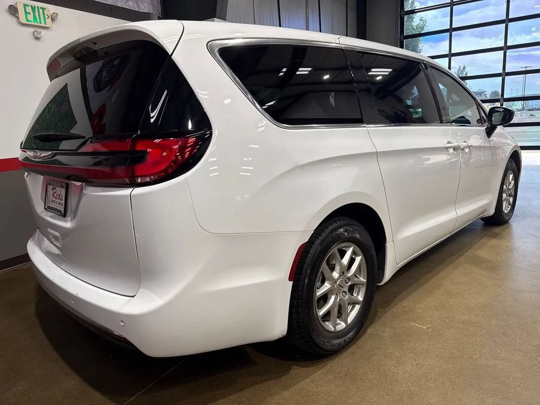 Used 2024 Chrysler Pacifica Touring-L FWD image 63