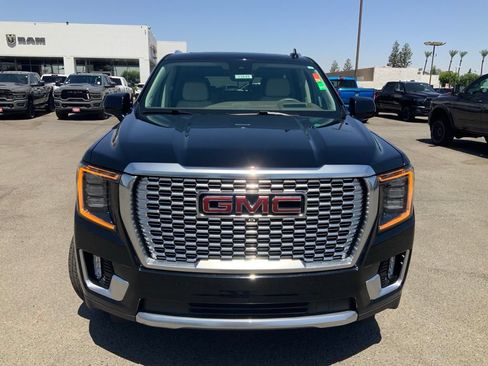 Used 2024 GMC Yukon Denali w/ Advanced Technology Package RWD image 2