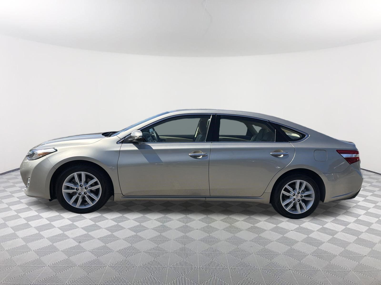 Used 2014 Toyota Avalon XLE FWD image 14