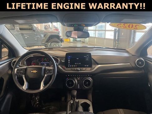Used 2025 Chevrolet Blazer LT image 24