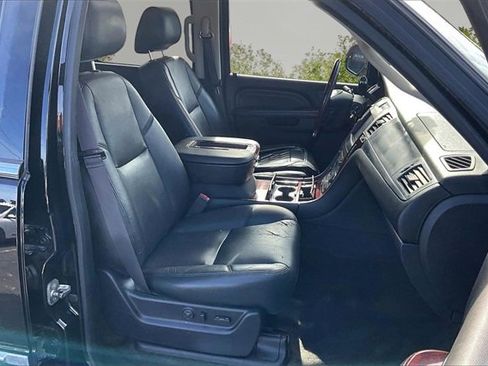 Used 2013 Cadillac Escalade EXT Premium image 7