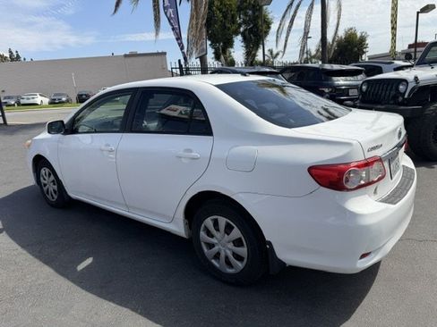 Used 2011 Toyota Corolla LE FWD image 4