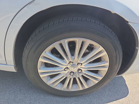 Used 2014 Chrysler 300 C AWD/4WD image 8
