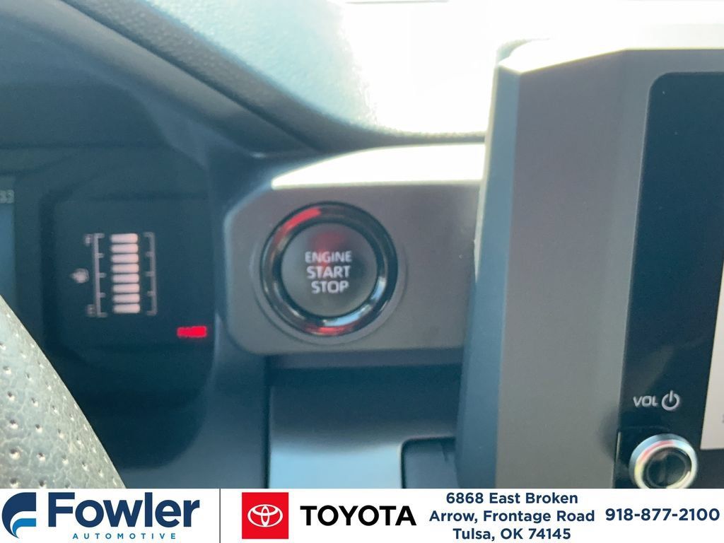 Certified 2025 Toyota Tacoma SR5 w/ SR5 Upgrade Package AWD/4WD image 20