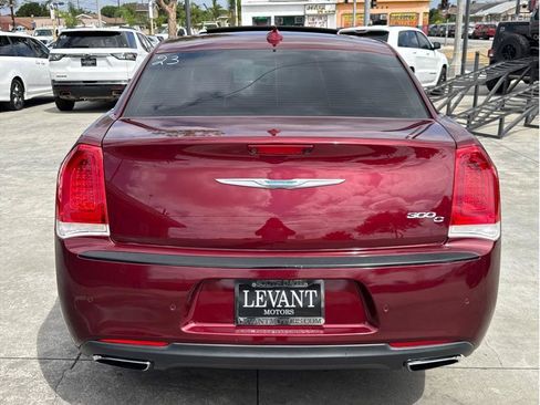 Used 2017 Chrysler 300 C w/ Safetytec Plus Group RWD image 6