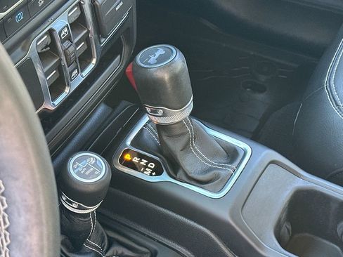 Used 2023 Jeep Wrangler Unlimited Sahara image 19