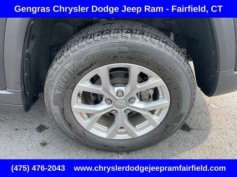 Certified 2023 Jeep Grand Cherokee Limited w/ Luxury Tech Group II AWD/4WD image 11