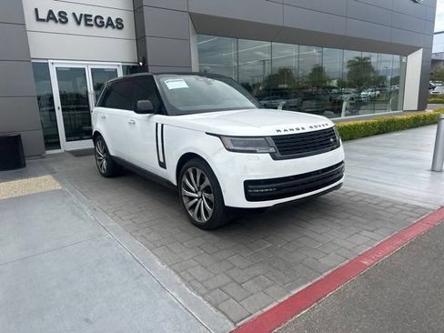Used 2025 Land Rover Range Rover Long Wheelbase SE AWD/4WD image 3