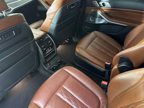 Used 2021 BMW X7 M50i AWD/4WD image 31