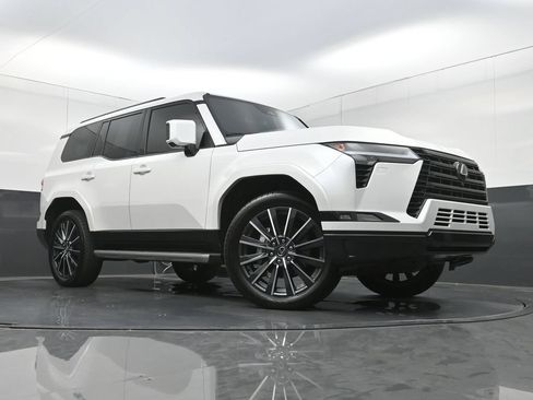 Used 2024 Lexus GX 550 w/ Accessory Package (2T) AWD/4WD image 28