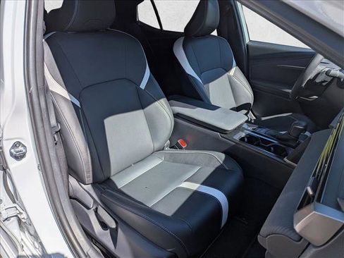 Used 2025 Toyota Camry SE image 19