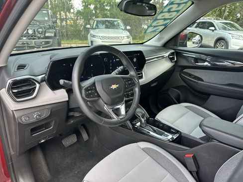 Certified 2025 Chevrolet TrailBlazer LT w/ Convenience Package FWD image 10
