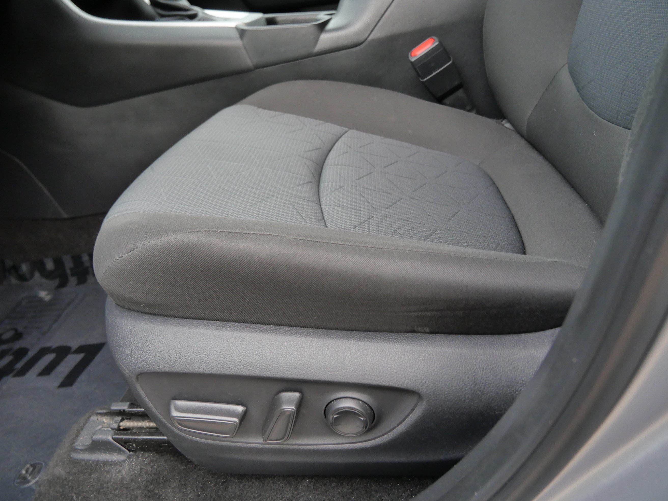 Certified 2025 Toyota RAV4 XLE AWD/4WD image 21