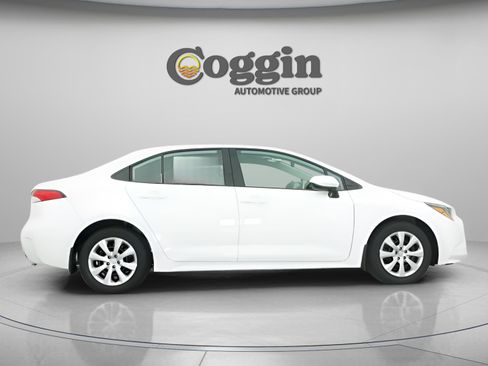 Certified 2025 Toyota Corolla LE FWD image 21