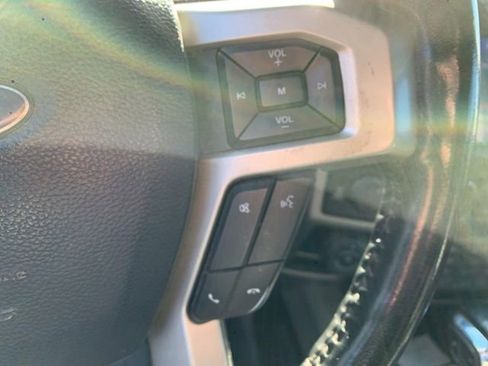 Used 2020 Ford F150 Lariat AWD/4WD image 11