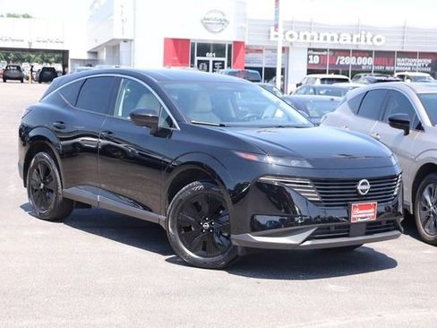 Certified 2025 Nissan Murano SV FWD image 2