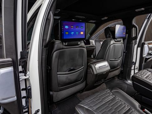 Used 2025 Cadillac Escalade ESV Sport Platinum image 36