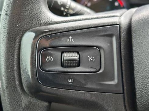 Used 2020 Chevrolet Silverado 1500 Custom w/ Custom Value Package AWD/4WD image 15