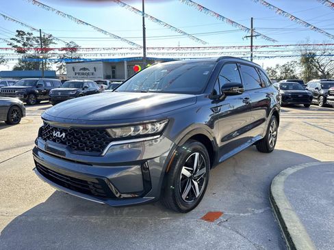 Used 2023 Kia Sorento S image 3