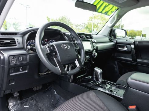 Used 2019 Toyota 4Runner TRD Off-Road AWD/4WD image 10