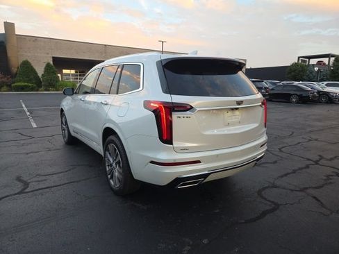 Used 2025 Cadillac XT6 Premium Luxury w/ Technology Package AWD/4WD image 3