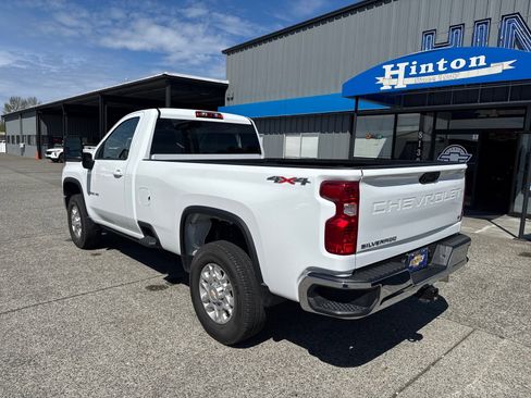 Used 2023 Chevrolet Silverado 3500 LT AWD/4WD image 3