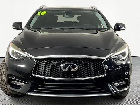 Used 2019 INFINITI QX30 image 2