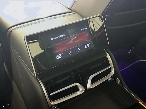 Used 2025 Bentley Flying Spur Plug-In Hybrid AWD/4WD image 26
