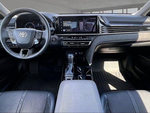 Used 2025 Toyota Camry XLE FWD image 16