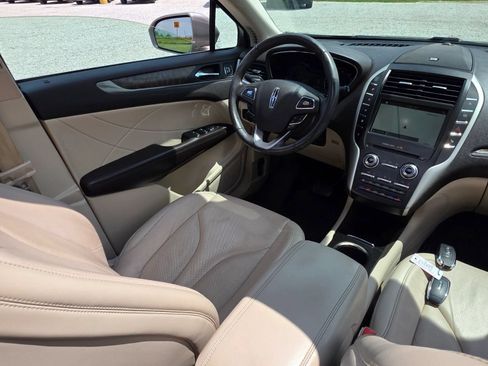 Used 2019 Lincoln MKC Reserve w/ MKC Technology Package FWD image 12