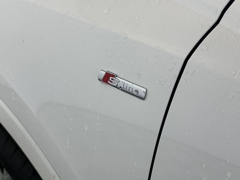 Certified 2025 Audi Q3 2.0T Premium image 18