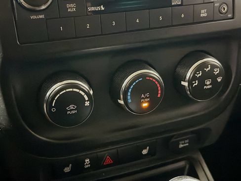 Used 2017 Jeep Patriot High Altitude FWD image 15