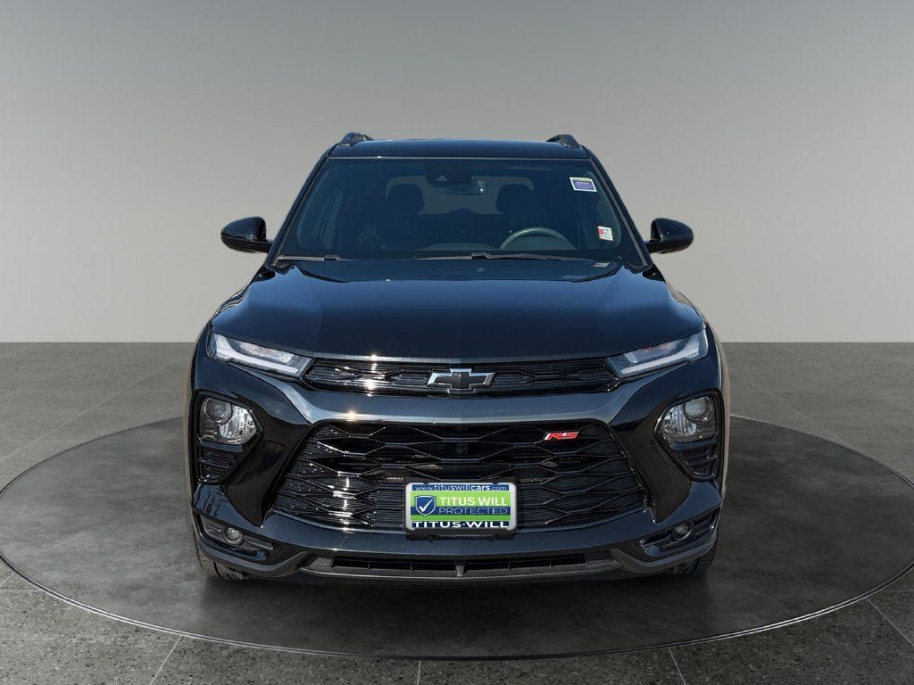 Used 2023 Chevrolet TrailBlazer RS w/ Convenience Package AWD/4WD image 2