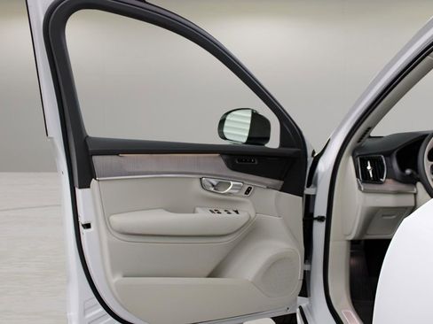 New 2026 Volvo XC90 B6 Ultra w/ Protection Package Premier image 28