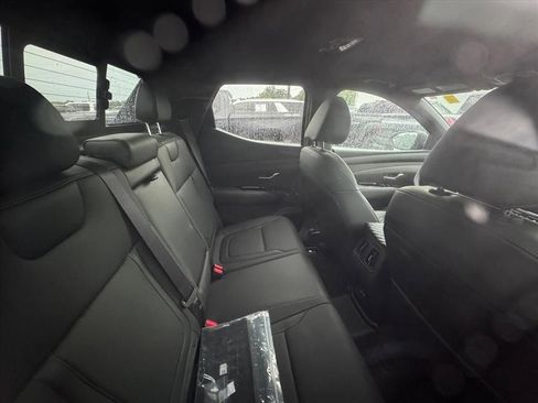 Used 2025 Hyundai Santa Cruz SEL FWD image 4