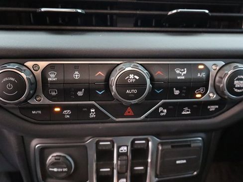 Used 2025 Jeep Wrangler Unlimited Rubicon 392 image 27